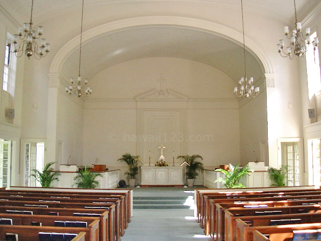セントラルユニオン教会 中聖堂の内部