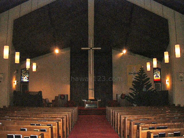 ヌアヌコングリゲーショナル教会の内部