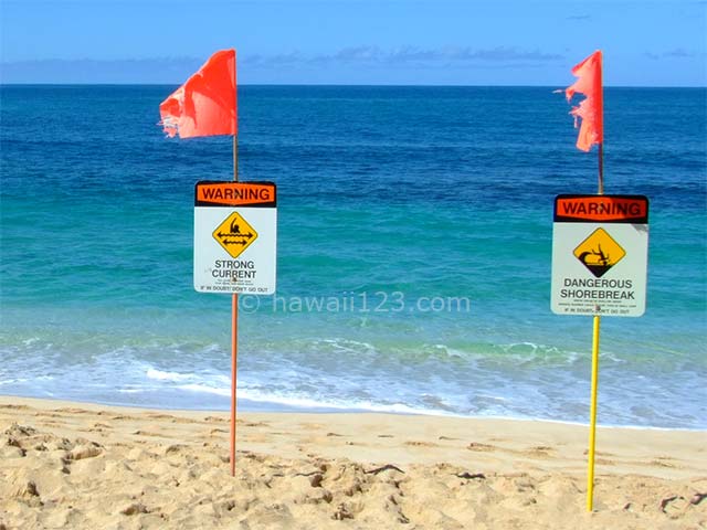 オアフ島サンセットビーチに立っていた警告の標識