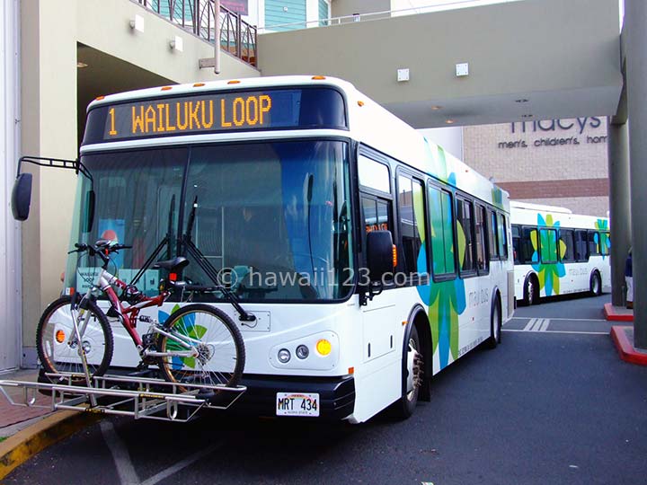 マウイ島のバス
