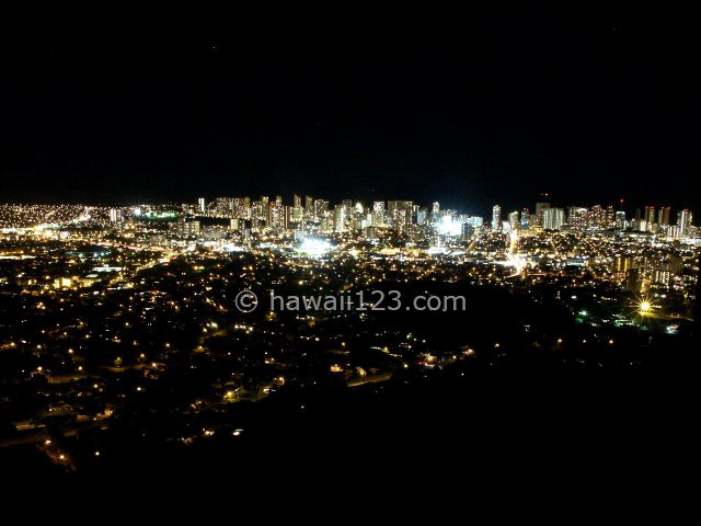 ハワイ オアフ島タンタラスからの夜景