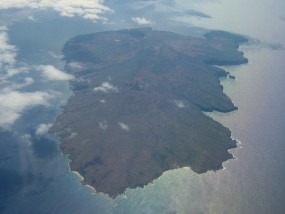 上空から見たカホオラヴェ島