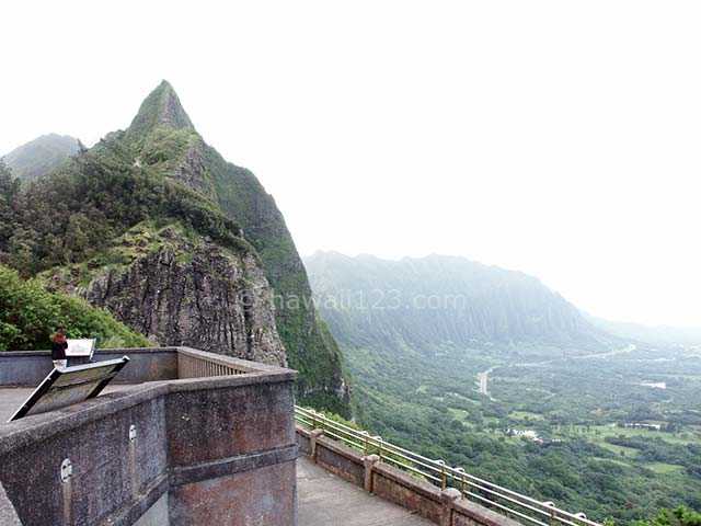 雲がかかったヌアヌパリ展望台