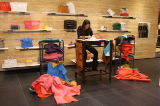 FENDI �A�[�����E�p�f�B��