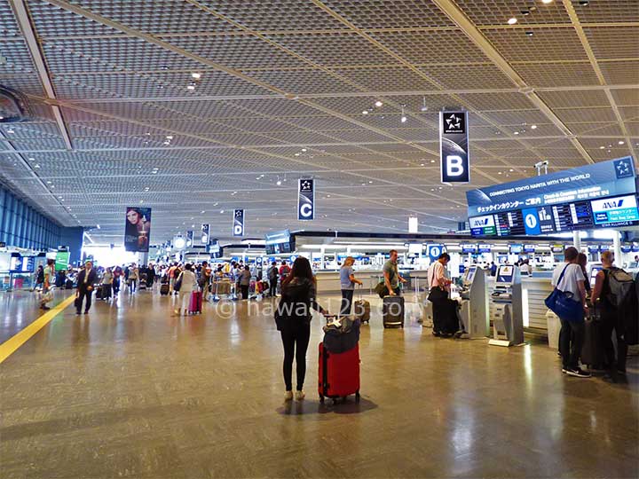 成田空港第1ターミナル出発ロビー