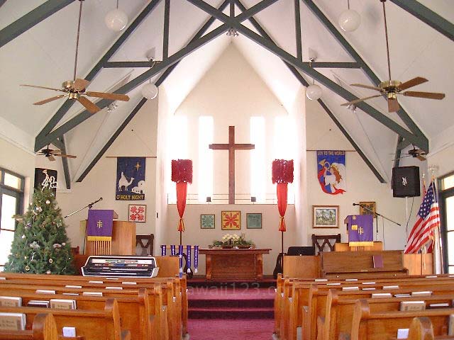 ワイオラ教会の内部